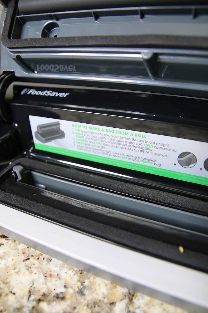 FoodSaver FM2000 Vacuum sealer open