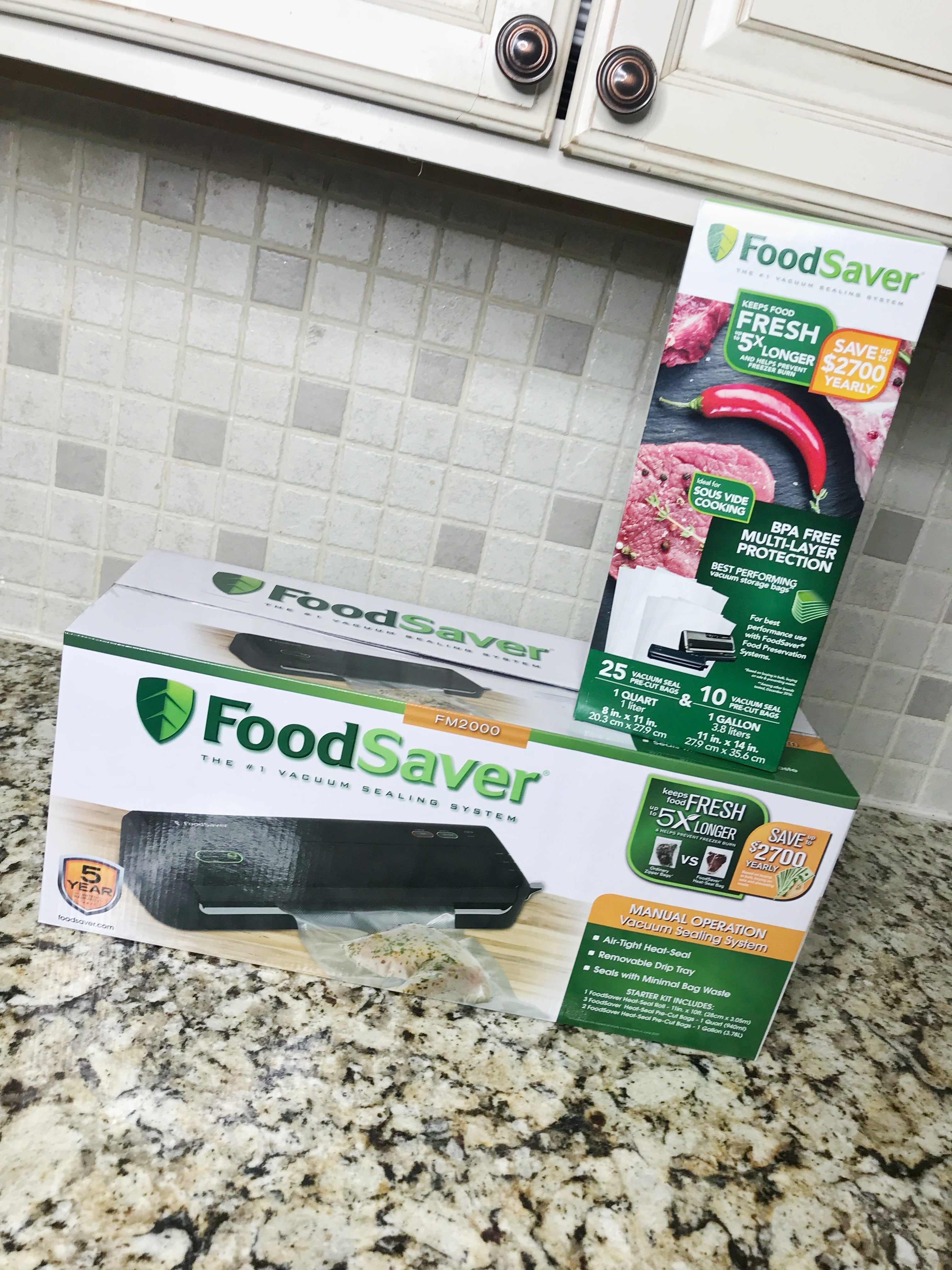Foodsaver FoodSaver Sous-vide Vacuum Seal Bags and FM2000 Vacuum Sealing System