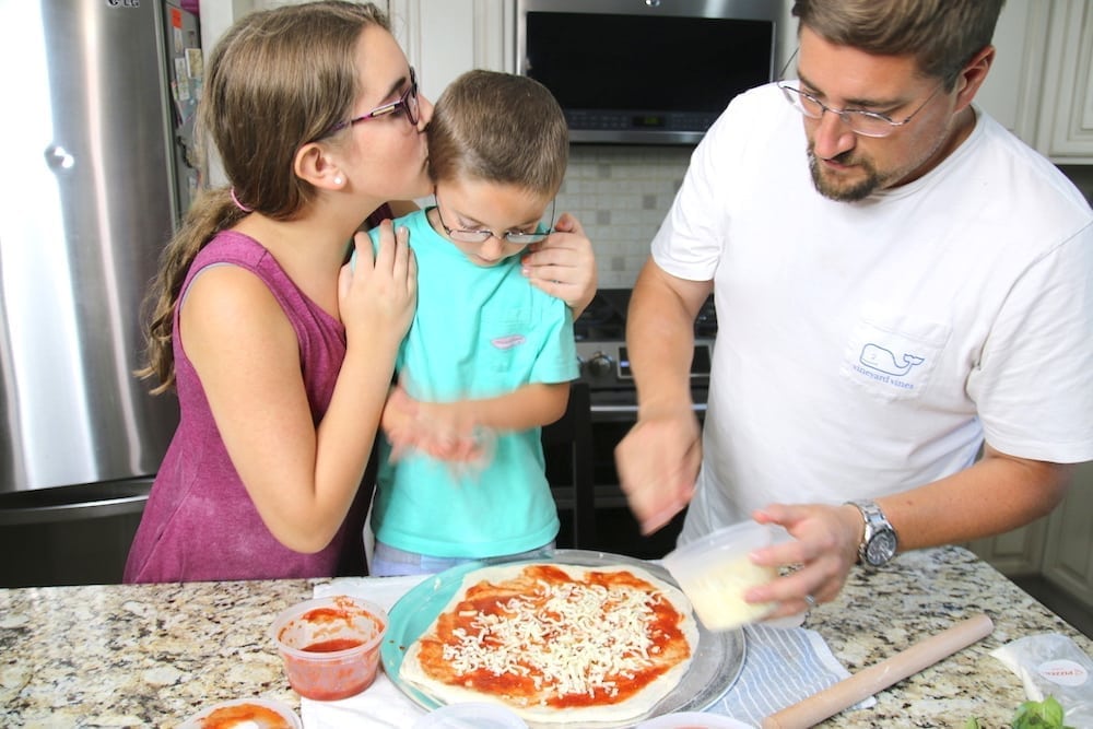 Pizzer Time pizza family time